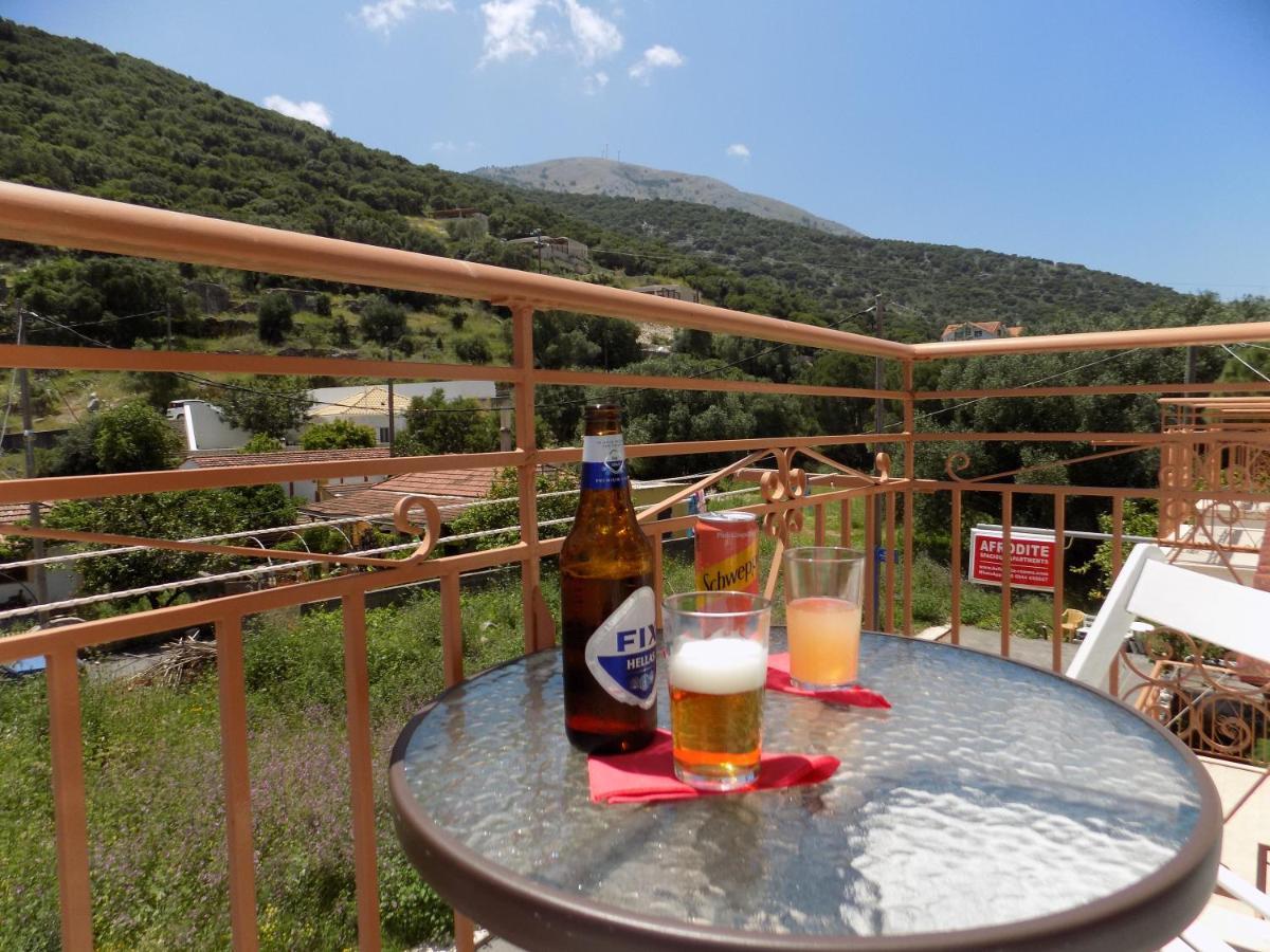 Afrodite Spacious Apartments! Agia Efimia Exterior foto