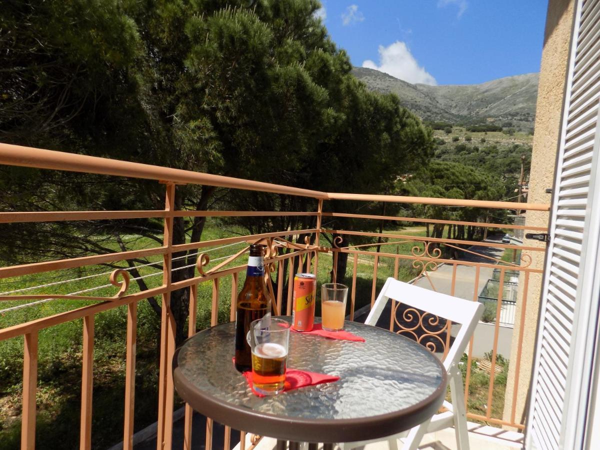 Afrodite Spacious Apartments! Agia Efimia Exterior foto